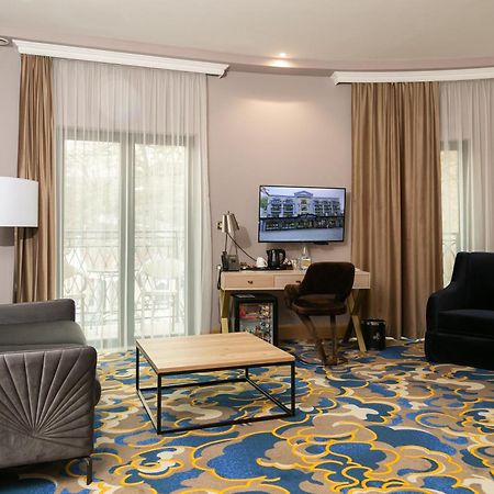 A Hoteli - Hotel Park วรินรัชกา บานยา ภายนอก รูปภาพ Living room