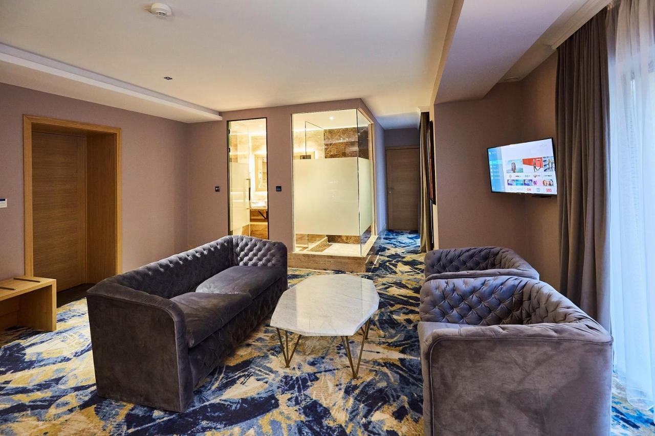 A Hoteli - Hotel Park วรินรัชกา บานยา ภายนอก รูปภาพ Suite