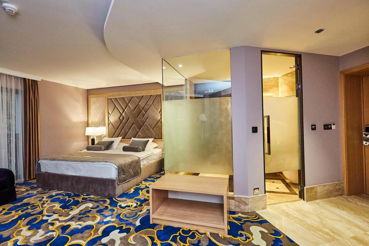 A Hoteli - Hotel Park วรินรัชกา บานยา ภายนอก รูปภาพ A room at the hotel