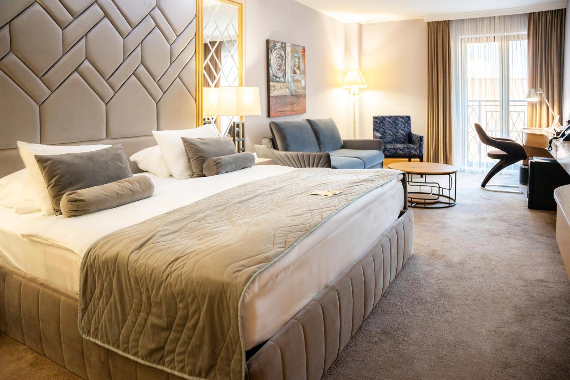 A Hoteli - Hotel Park วรินรัชกา บานยา ภายนอก รูปภาพ A room at the Hotel
