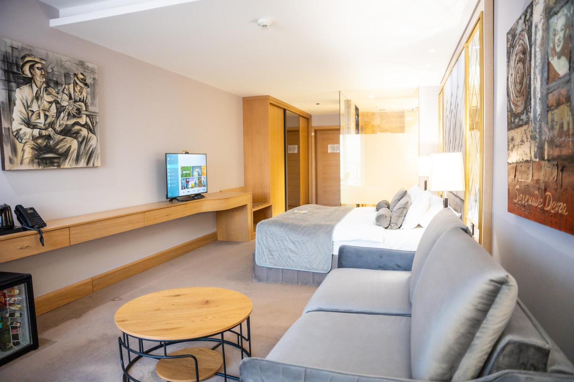 A Hoteli - Hotel Park วรินรัชกา บานยา ภายนอก รูปภาพ A room at the hotel